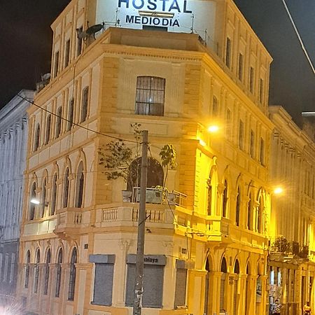 Hostal Mediodia Кіто Екстер'єр фото