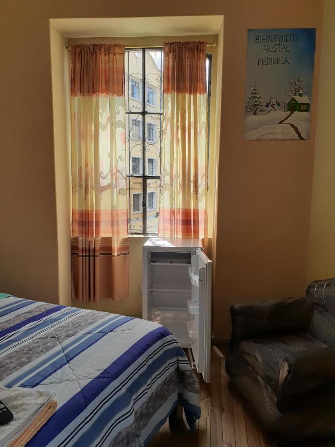 Hostal Mediodia Кіто Екстер'єр фото