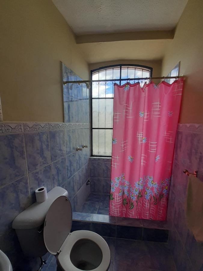 Hostal Mediodia Кіто Екстер'єр фото