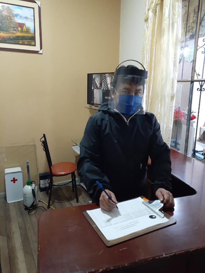 Hostal Mediodia Кіто Екстер'єр фото