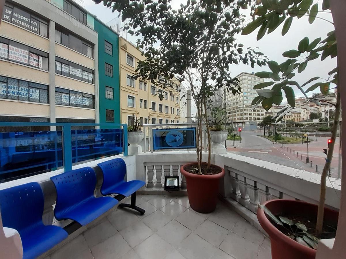 Hostal Mediodia Кіто Екстер'єр фото