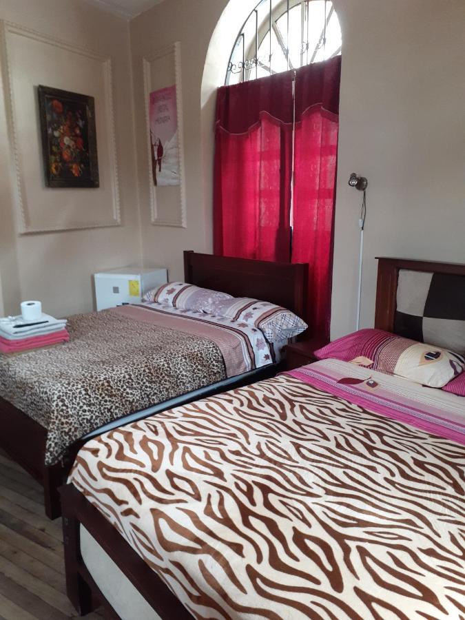 Hostal Mediodia Кіто Екстер'єр фото
