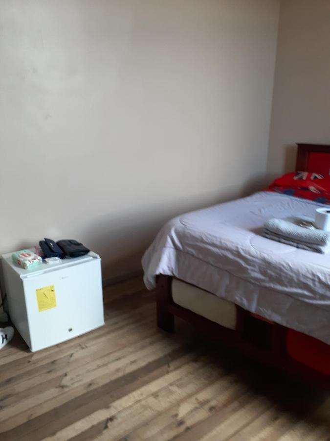 Hostal Mediodia Кіто Екстер'єр фото