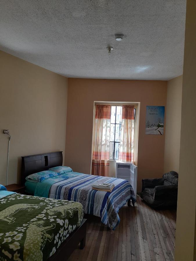 Hostal Mediodia Кіто Екстер'єр фото
