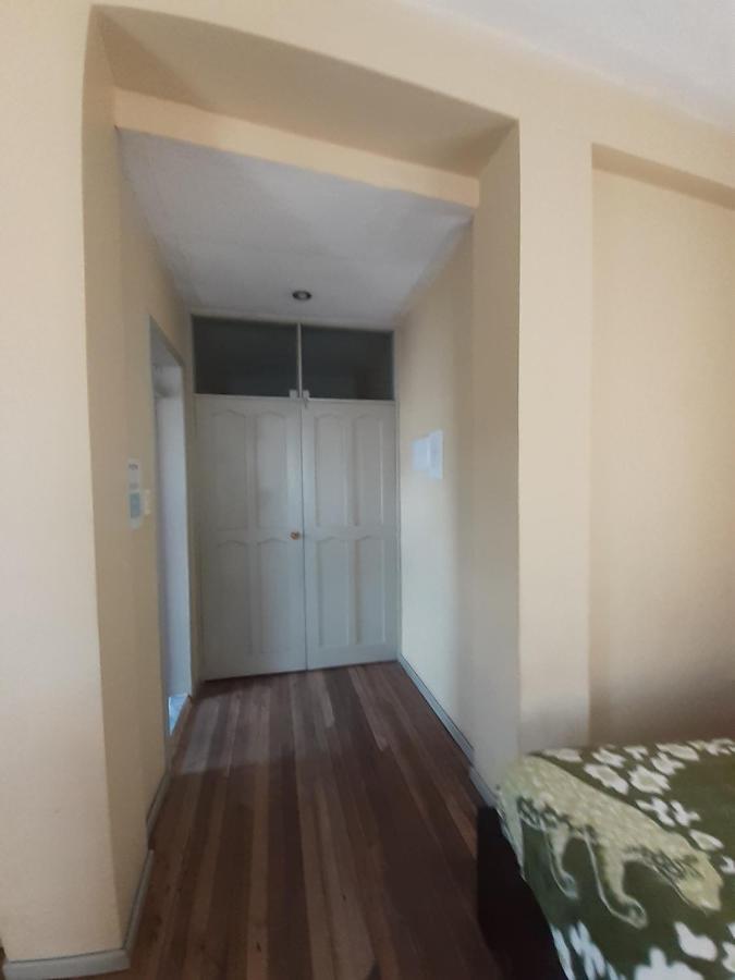 Hostal Mediodia Кіто Екстер'єр фото
